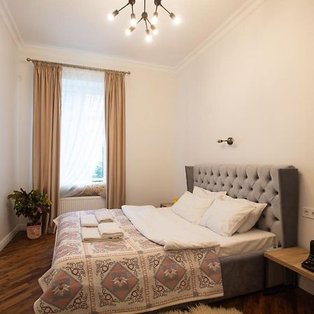 Friends House- Сучасні Апартаменти В Центрі Львова 외부 사진